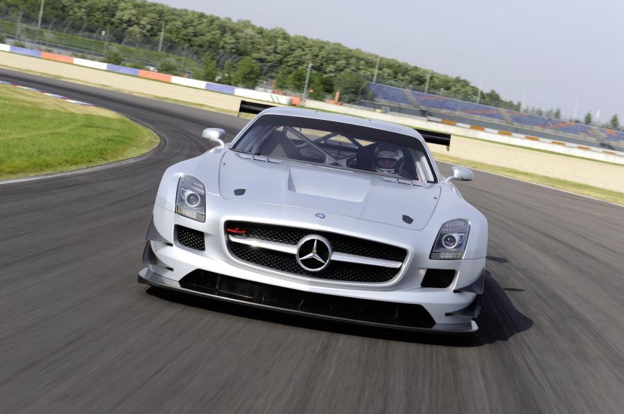  Mercedes-Benz SLS AMG GT3 2011 года  (фото 18 из 38)
